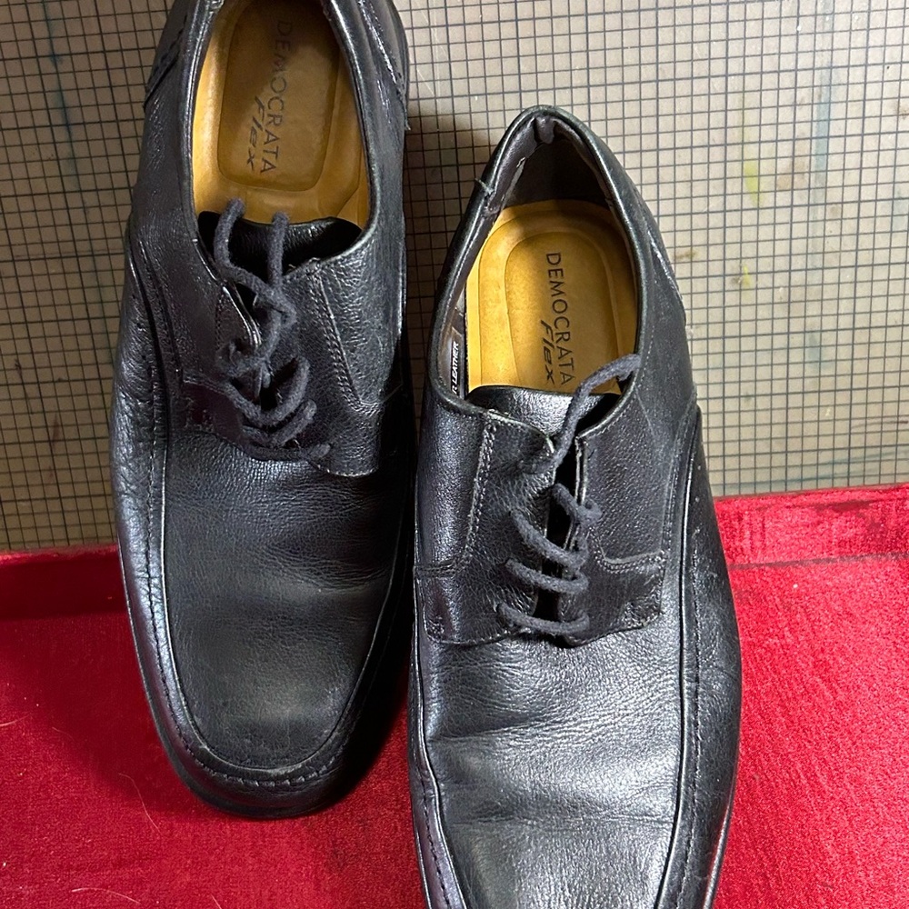 Democracy Men's Black Leather Derbys